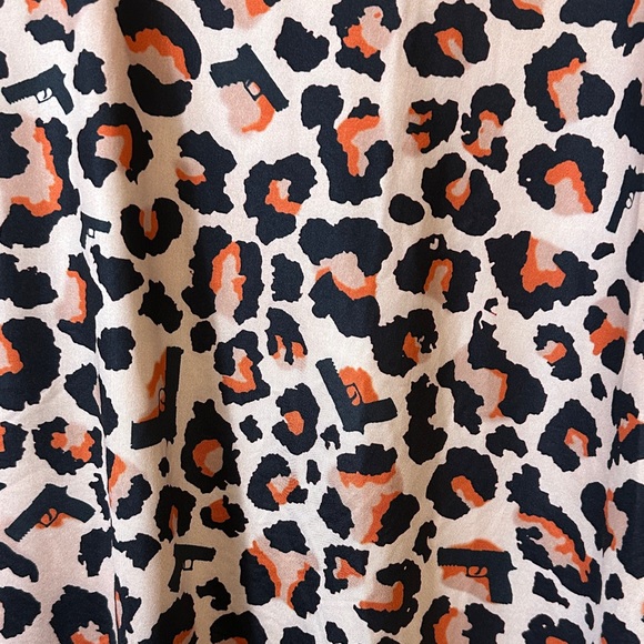 Retro Rifle Leopard Print Men's Shirt XL - Picture 3 of 5